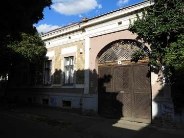 Monti ezredes u. 9.