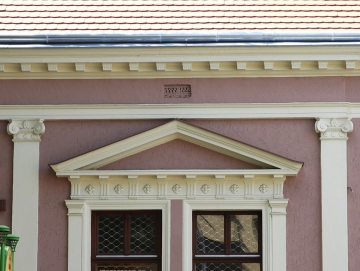 Miklós u. 33.